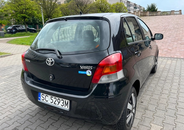 Toyota Yaris cena 15500 przebieg: 126000, rok produkcji 2009 z Pobiedziska małe 497